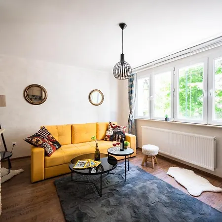 Design Near The Center Apartment *
